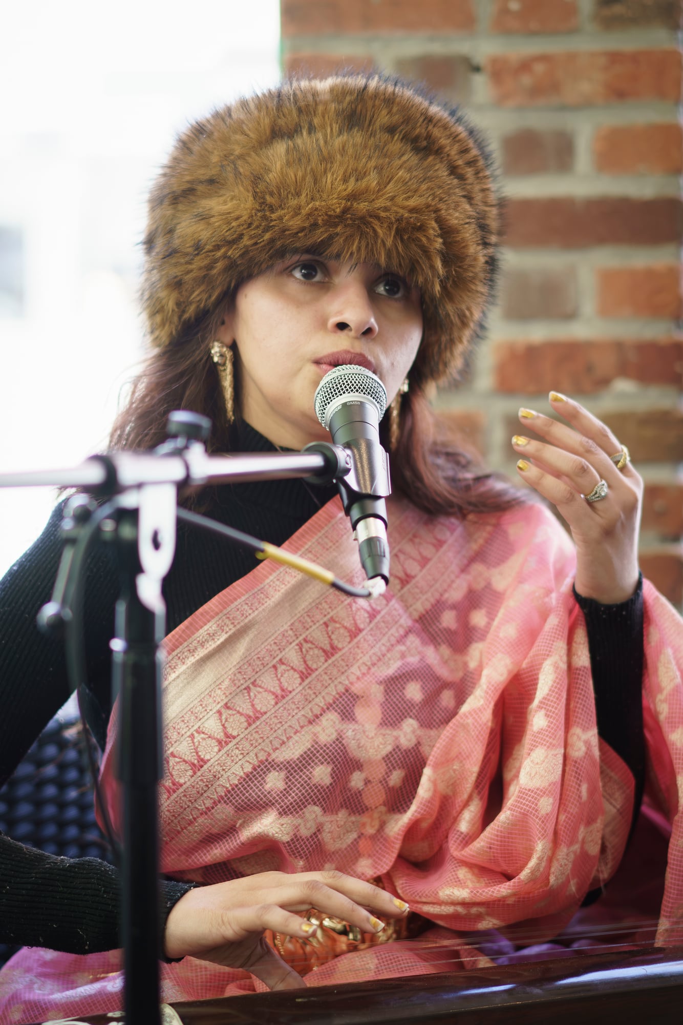 Singer with tanpura