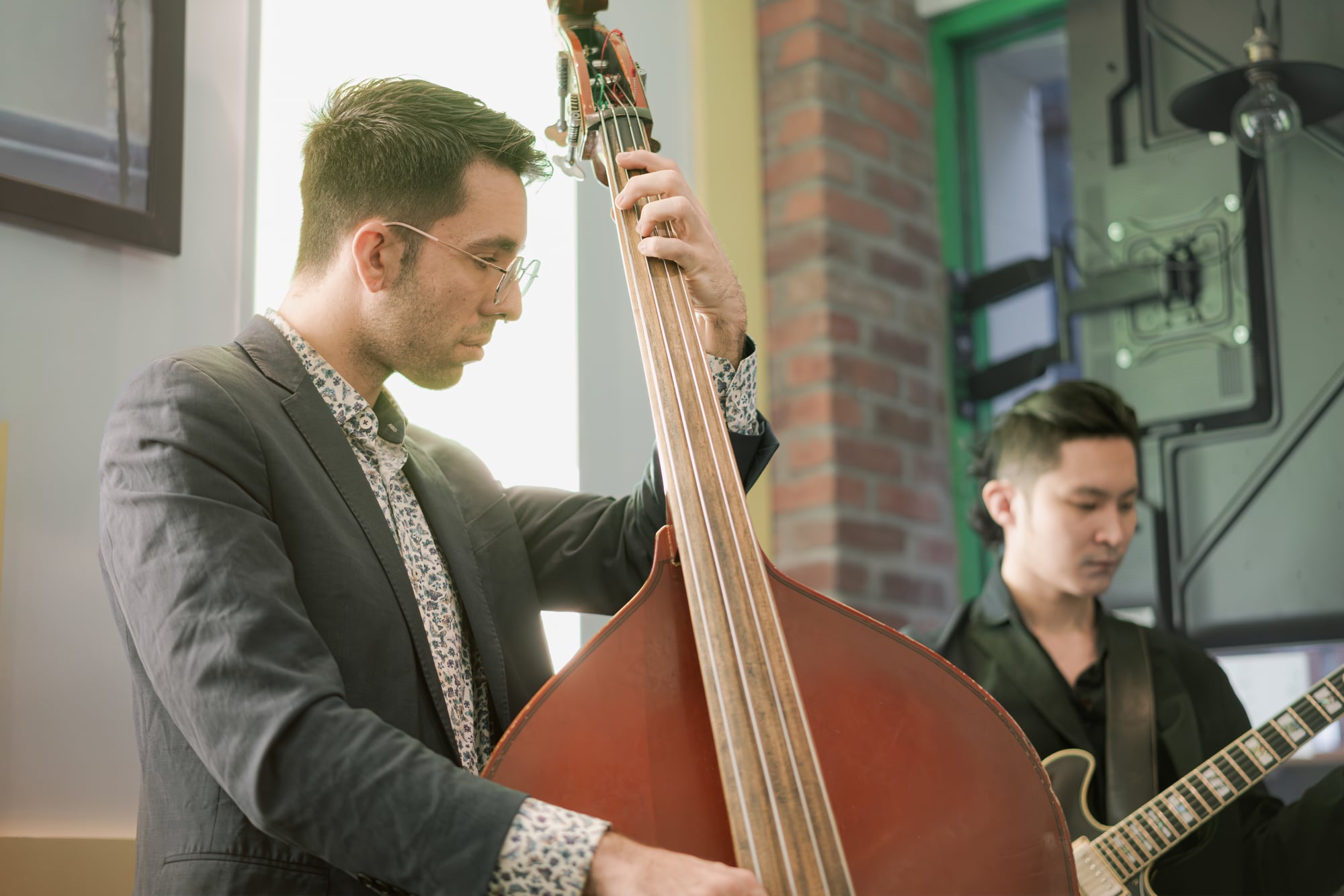 Double bass and guitar